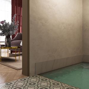 Premium Suite Hot Tub